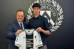 前途无量！意媒：利物浦、皇马和拜仁有意乌迪内斯17岁后卫帕尔马