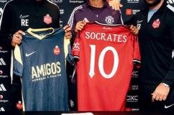 曼联官宣签13岁中卫苏格拉底，无意老拉莫斯！700万左闸拒绝出租