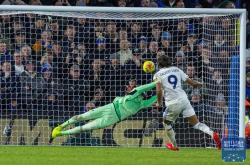 足(zú)球(qiú) | 英超：利物(wù)浦战平利玆(zī)联