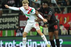 （体育）足球——德甲：奥格斯堡胜勒沃库森