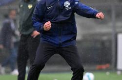 （体育）足球——意甲：国际米兰胜维罗纳