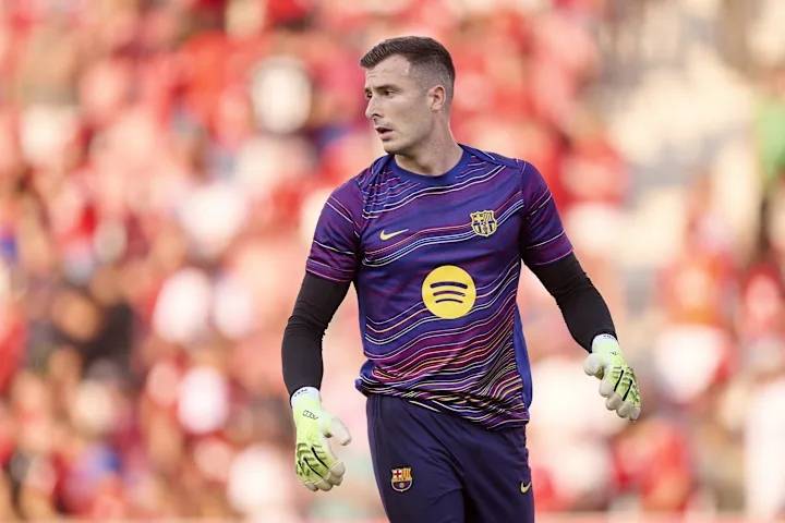 巴塞罗那敲定门将离队方案，意外续约佩尼亚，避免人财两空