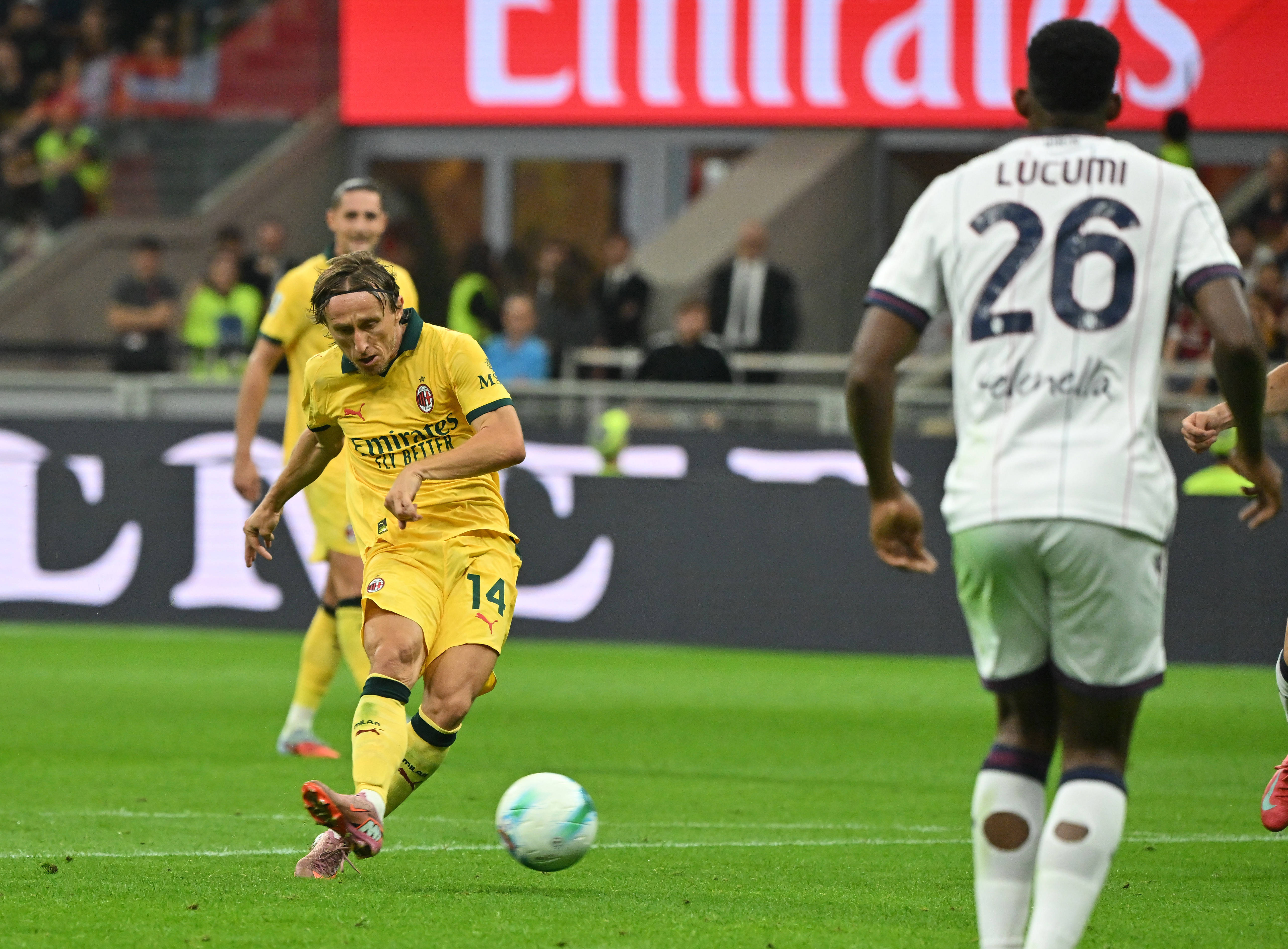 （体育）足球——意甲：AC米兰胜博洛尼亚