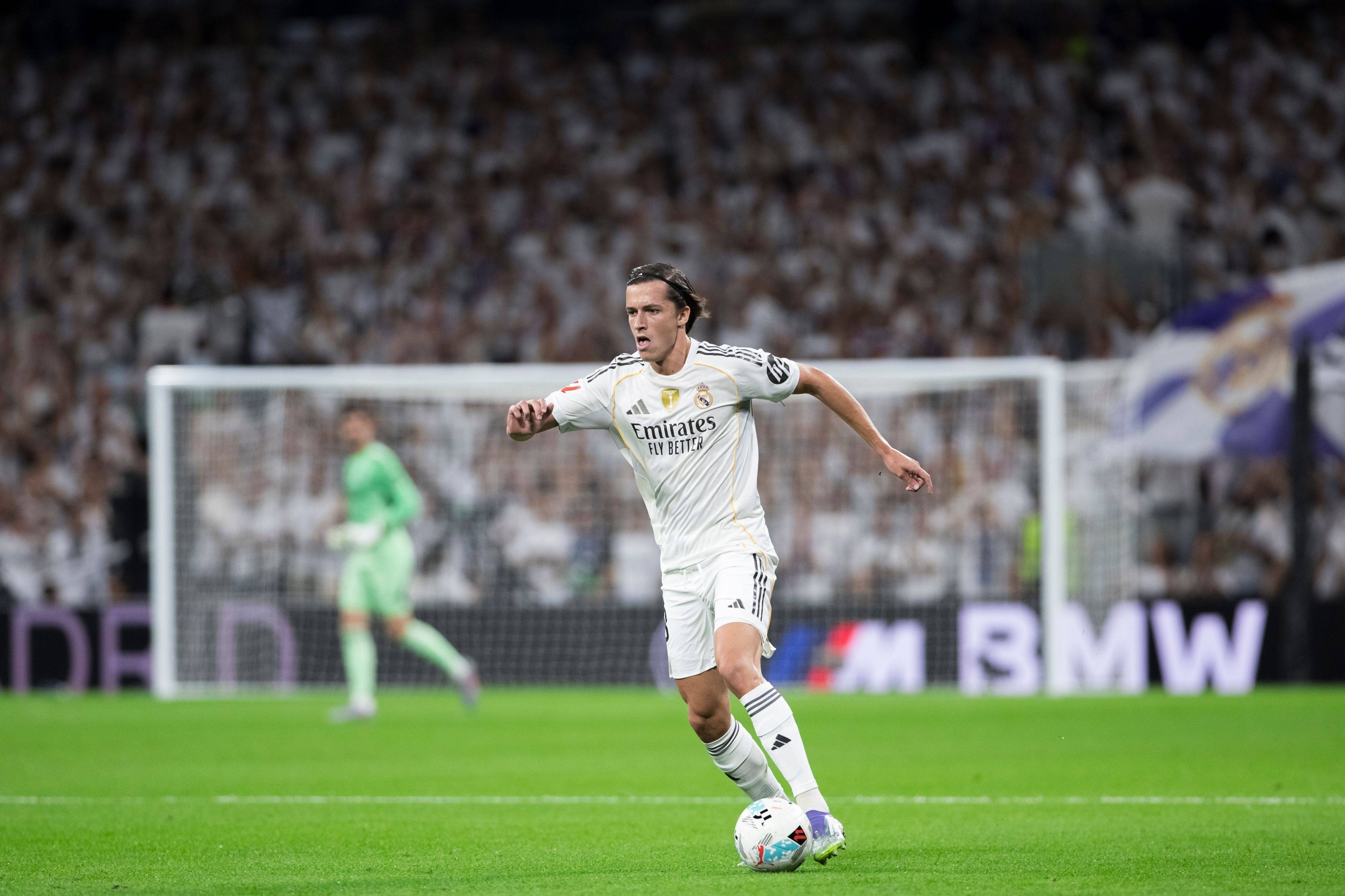 罗马诺：皇马今夏左后卫引援只考虑A费，后者也只想加盟皇马