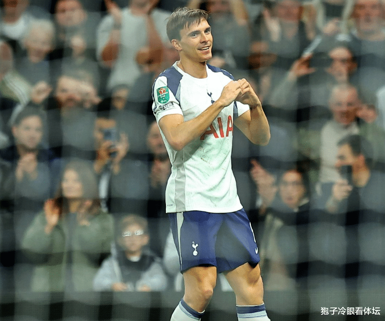 豪门携手晋级16强：埃泽破荒阿森纳2-0福登传射曼城2-0热刺3-0