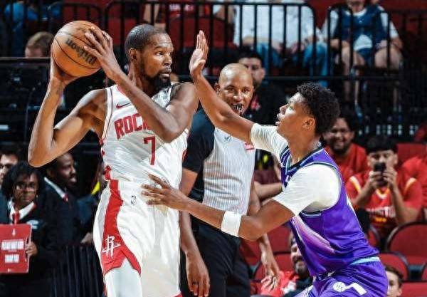 爵士菜鸟贝利，敢叫板杜兰特？这小伙子不会差，真有科比那股劲啊