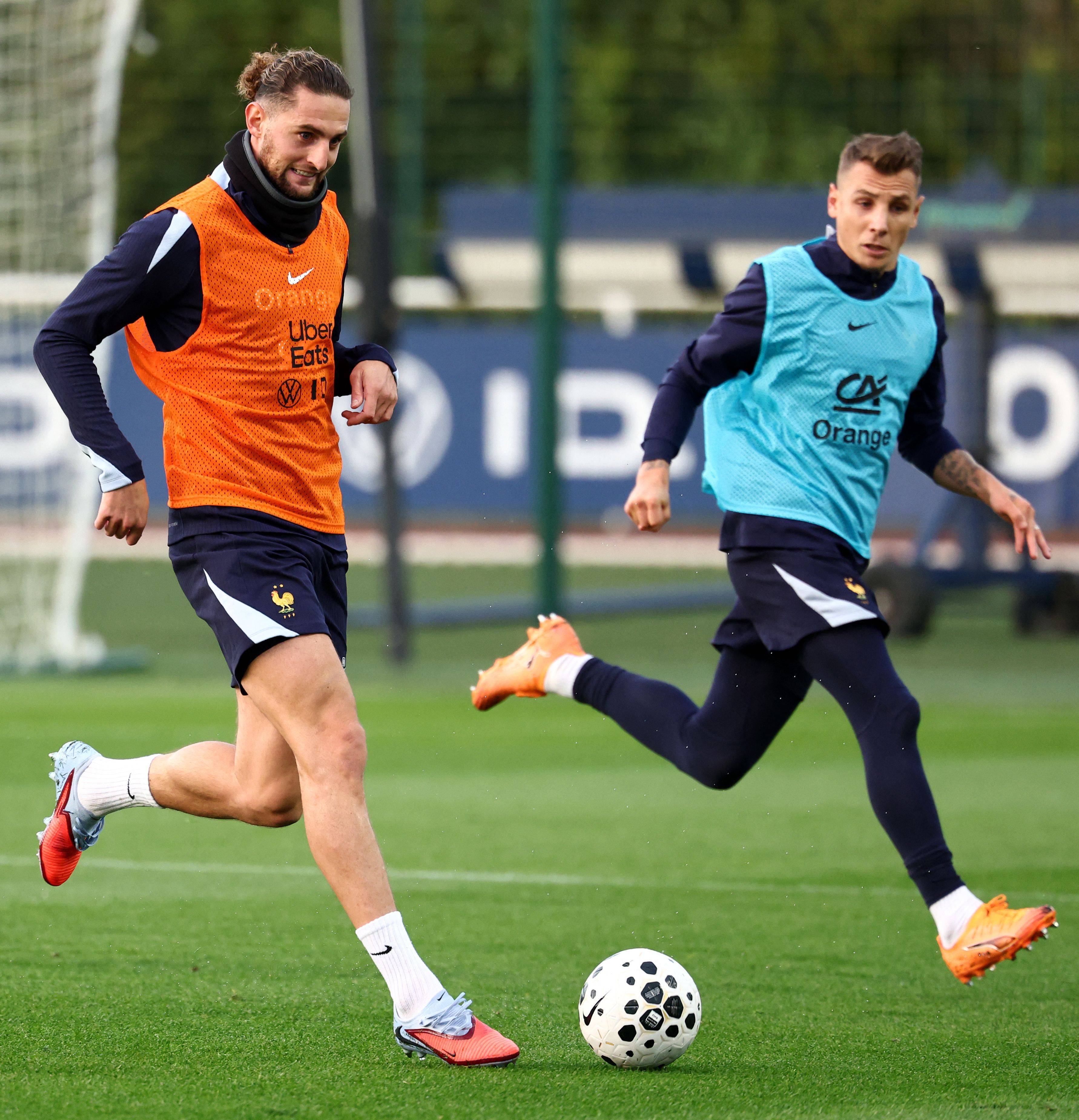 （外代二线）足球——世预赛：法国队备战