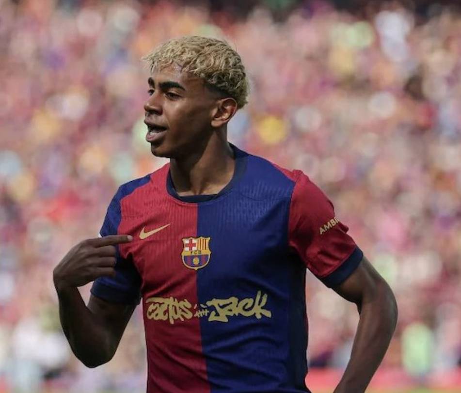 巴萨队友力挺亚马尔,佩德里库巴西取关卡瓦哈尔,西班牙队内讧?