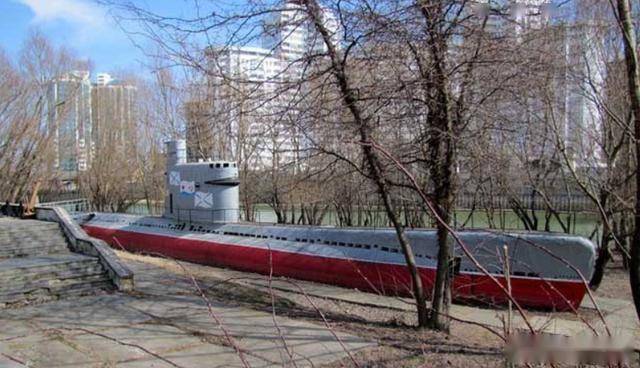 M-261型潜艇，A615项目（苏联）纪念碑，位于俄罗斯克拉斯诺达尔