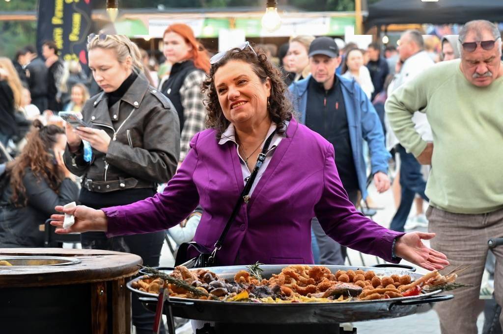 俄罗斯克拉斯诺达尔美食节上演烤肉盛宴